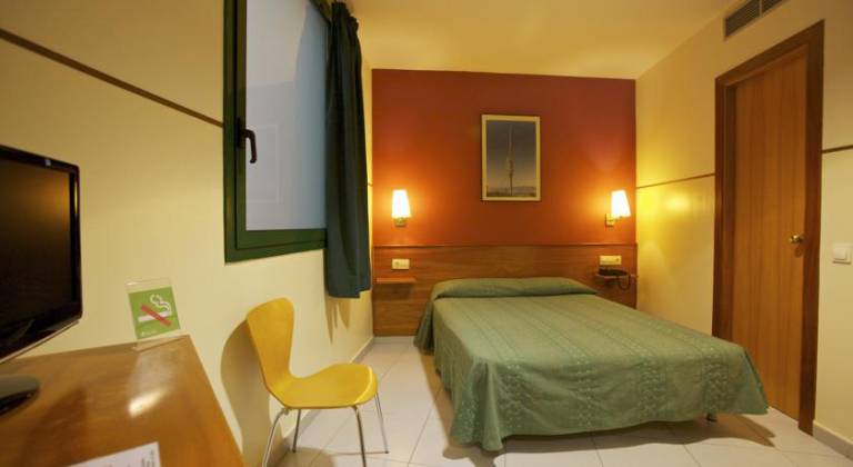 El Jardi Hostal Hotel