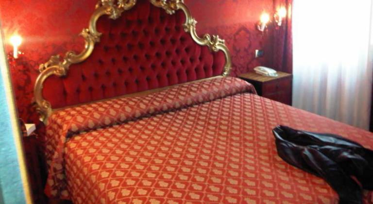 Noemi Hotel