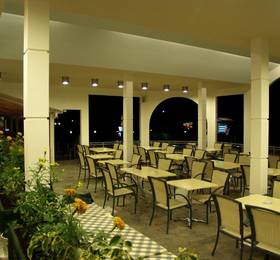 Denny's Inn Hotel в Закинтосе