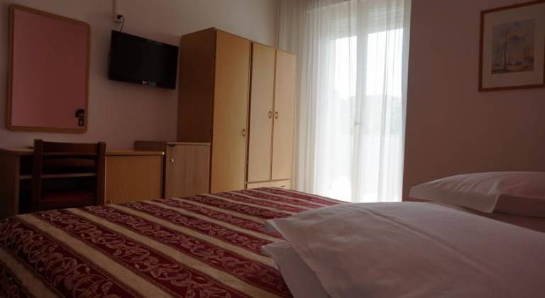 Angelus Hotel