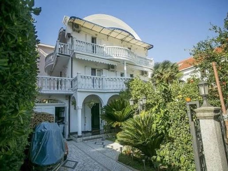 Villa Petrova