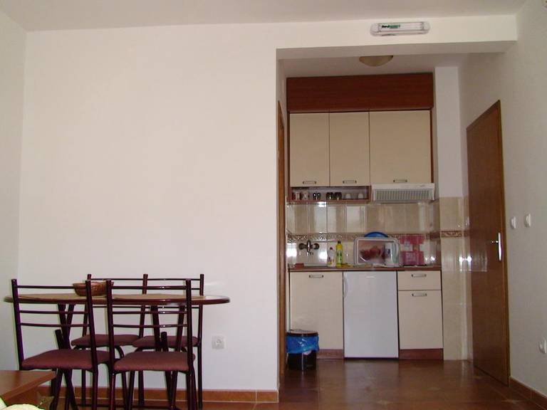 Apartmani V 2004