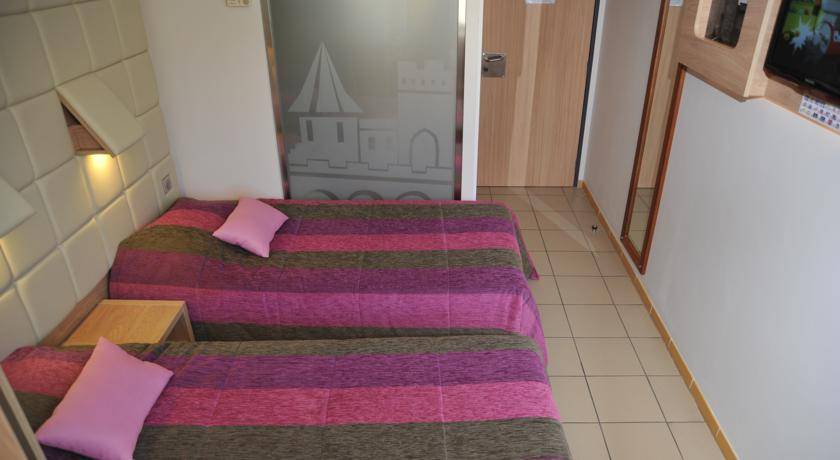 Inter-hotel Espace Cite, Carcassonne 2* Франция, Лан