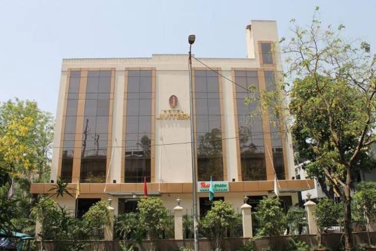 Jivitesh Hotel