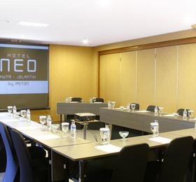 Hotel Neo - Kuta в Легиане