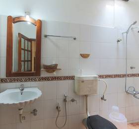 Rossitta Wood Castle Hotel в Кочине