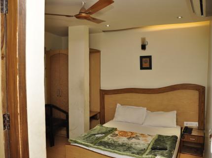Splash Hotel