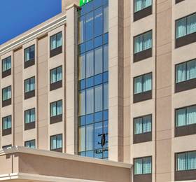 Holiday Inn Express Los Angeles-LAX Airport в Лос-Анджелесе
