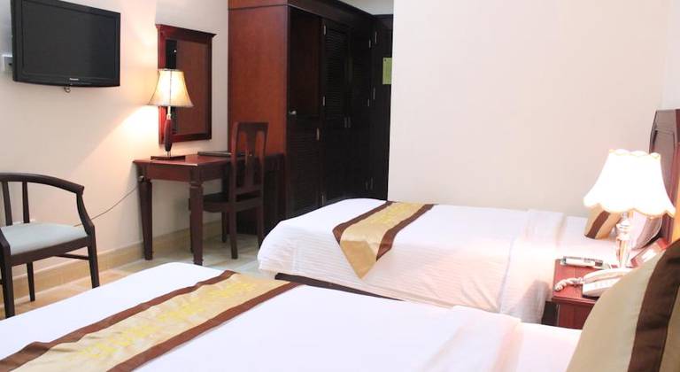 Hung Long Harbour Hotel