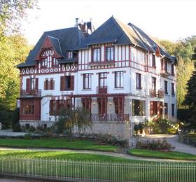 Bois Joli Hotel в Нормандие