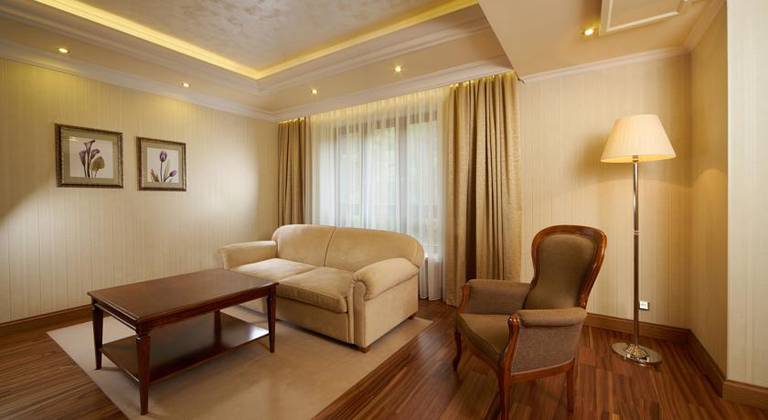 Retro Riverside Luxury Wellness Resort
