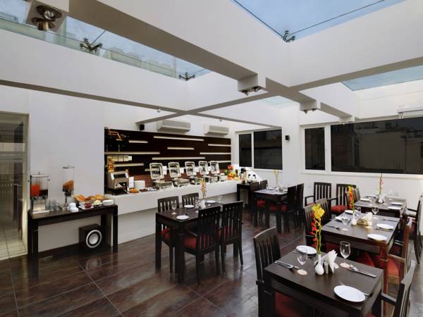 Godwin Deluxe Hotel