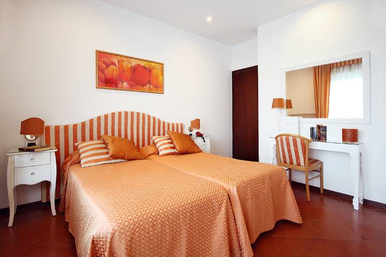 Iva Hotel, Diano Marina