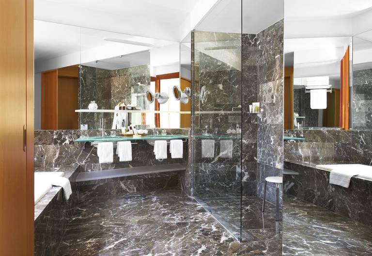 Hotel Marques de Riscal a Luxury Collection