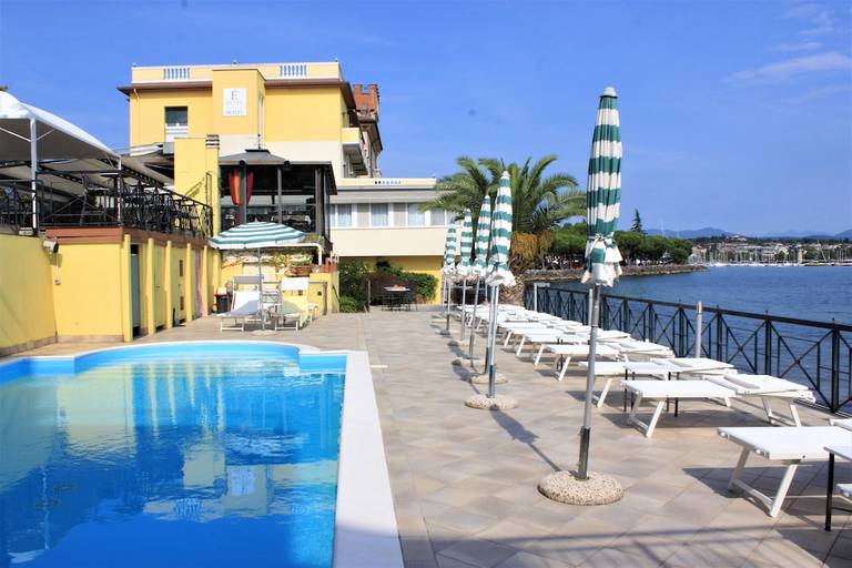 Estee Hotel, Desenzano Del Garda