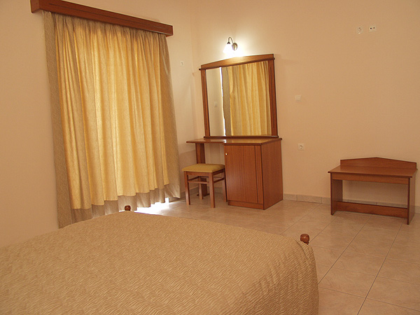 Pelouzo Hotel