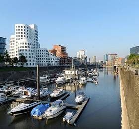 Holiday Inn Dusseldorf в Дюссельдорфе