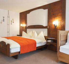 Artemis Hotel Garni, Saas-Fee в Саас-Фе