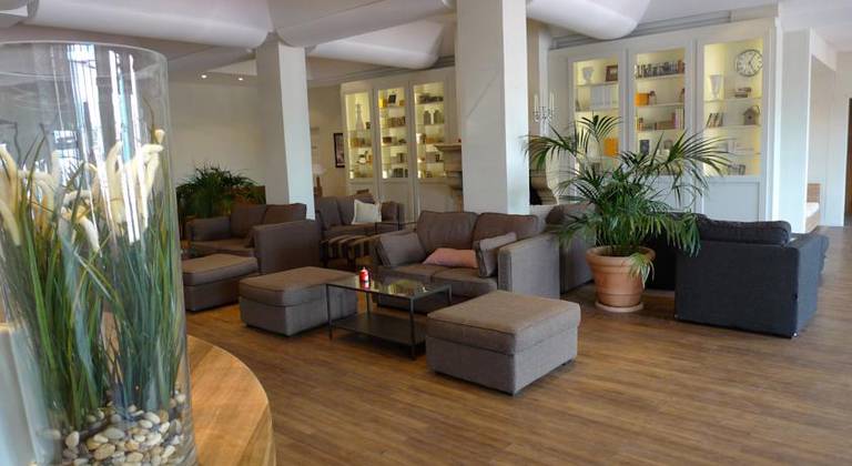 Hotel le Beach Hotel
