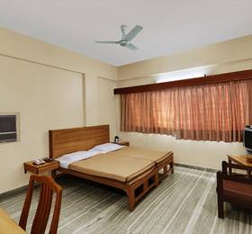 Meru Hotel в Махараштре