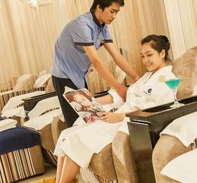 CenDeluxe Hotel в Туихоа