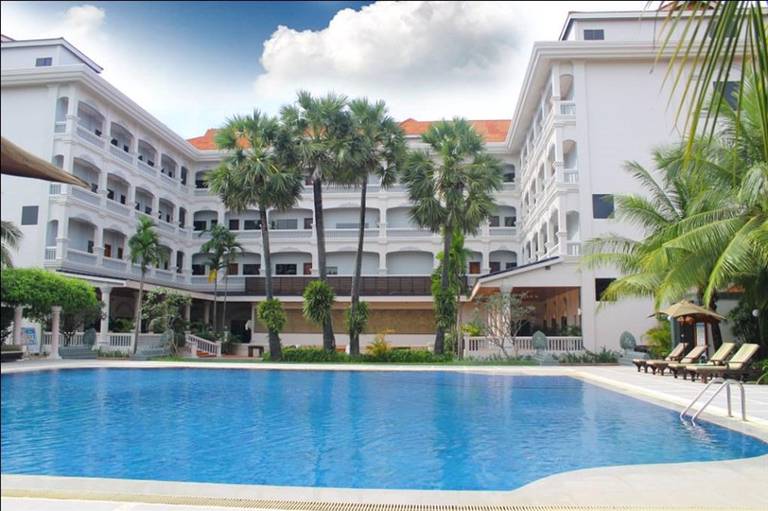 Ree Hotel