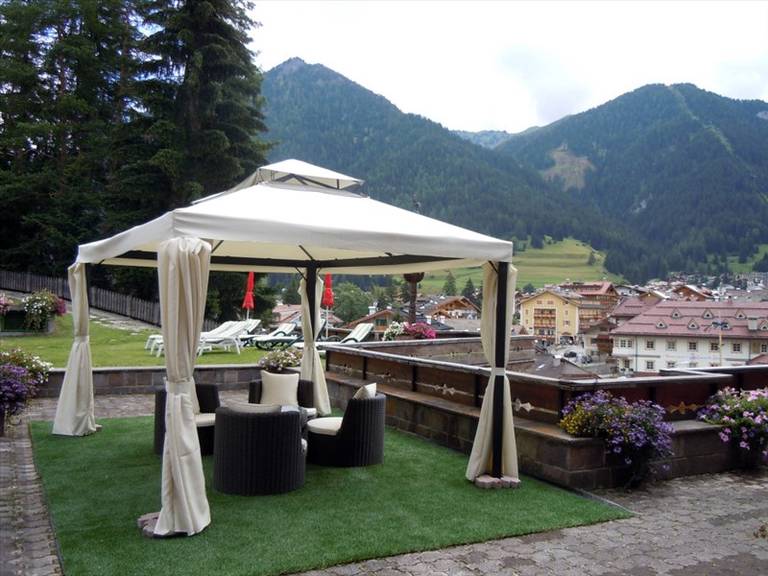 Ladinia Hotel
