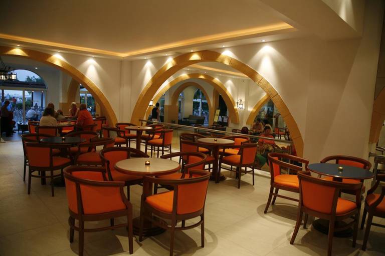 Sun Palace
