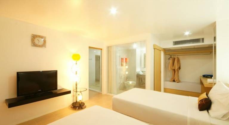 Dragon Beach Hotel Pattaya Main Wing