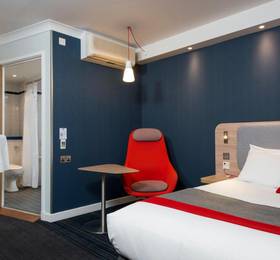 Holiday Inn Express Waterfront в Эдинбурге