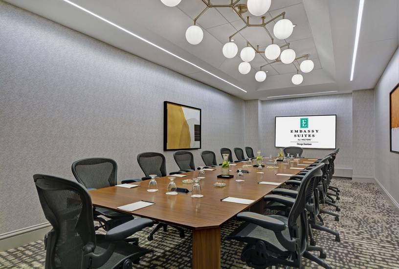 Embassy Suites Chicago Downtown Lakefront 4* США, Декейтер (шт. Иллинойс)