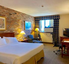 Holiday Inn Express Hotel Toronto East в Торонто