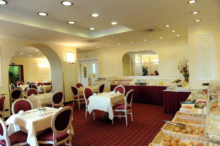 IH Hotels Milano Ambasciatori