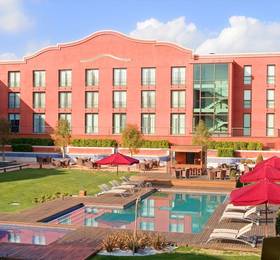 DoubleTree by Hilton Barcelona Golf в Барселоне