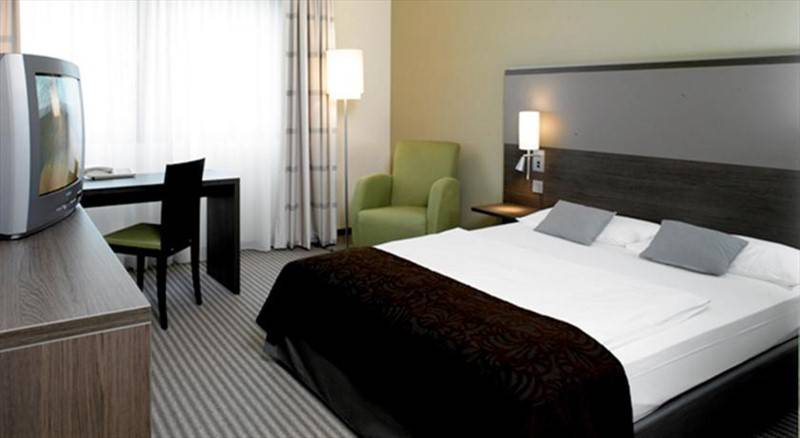 Mercure Duesseldorf Airport 3* Германия, Дюссельдорф