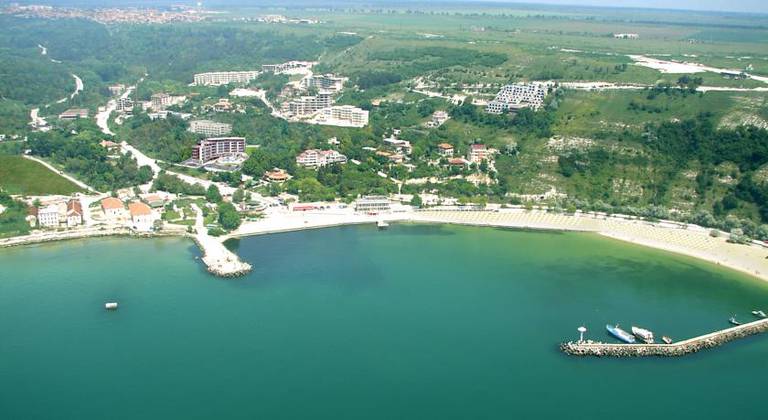 Royal Cove Residence Apart