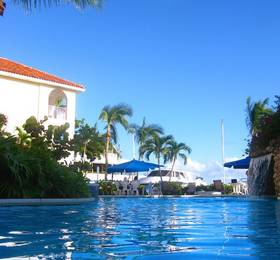 Paradise Harbor Club & Marina в Нассау