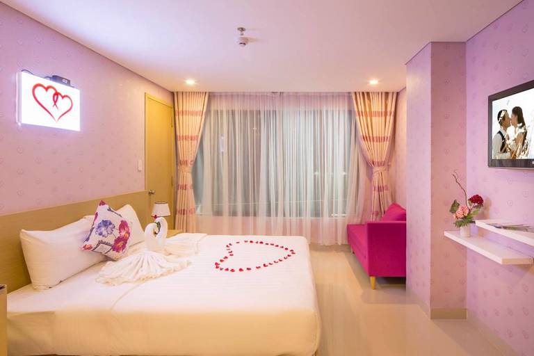 Love Hotel