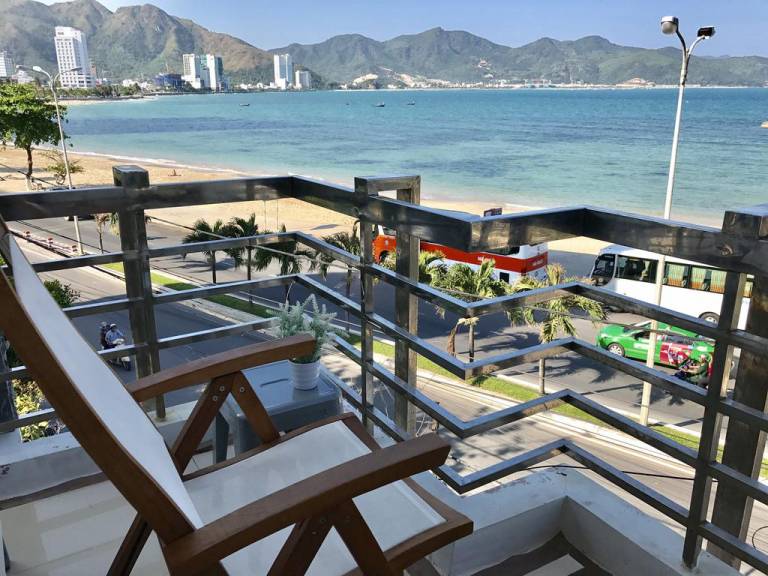 Vivid Seaside Homestay