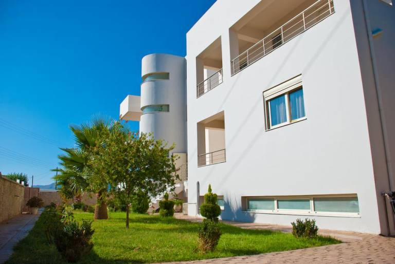 Apollo Apartments