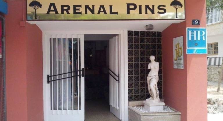 Arenal Pins Hostal 