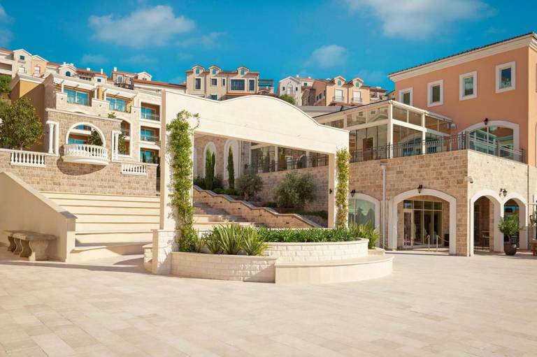 The Chedi Lustica Bay
