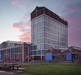 DoubleTree by Hilton Hotel Amsterdam - NDSM Wharf в Амстердаме