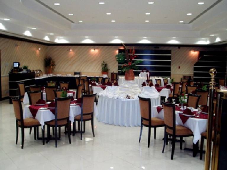 Royal Beach Al Faqeet Hotel & Resort