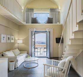 Acroterra Rosa Luxury Suites в Санторини