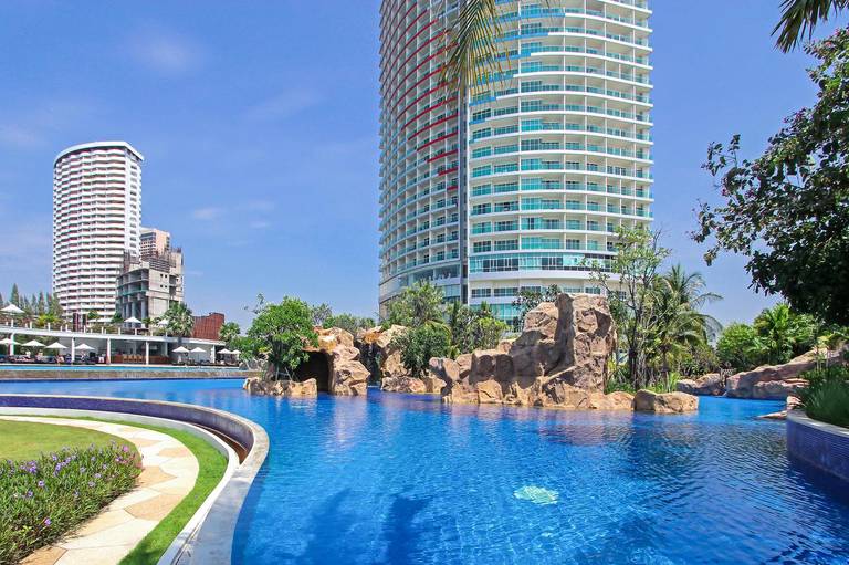 White Sand Beach Residence Pattaya