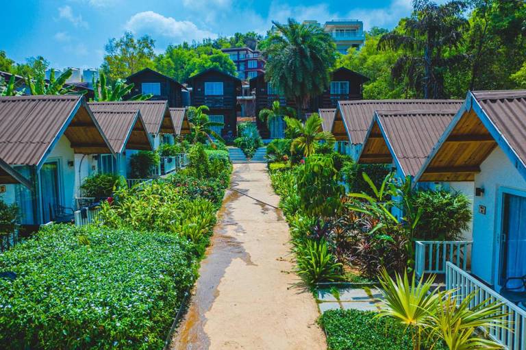 White woods Resort & Spa