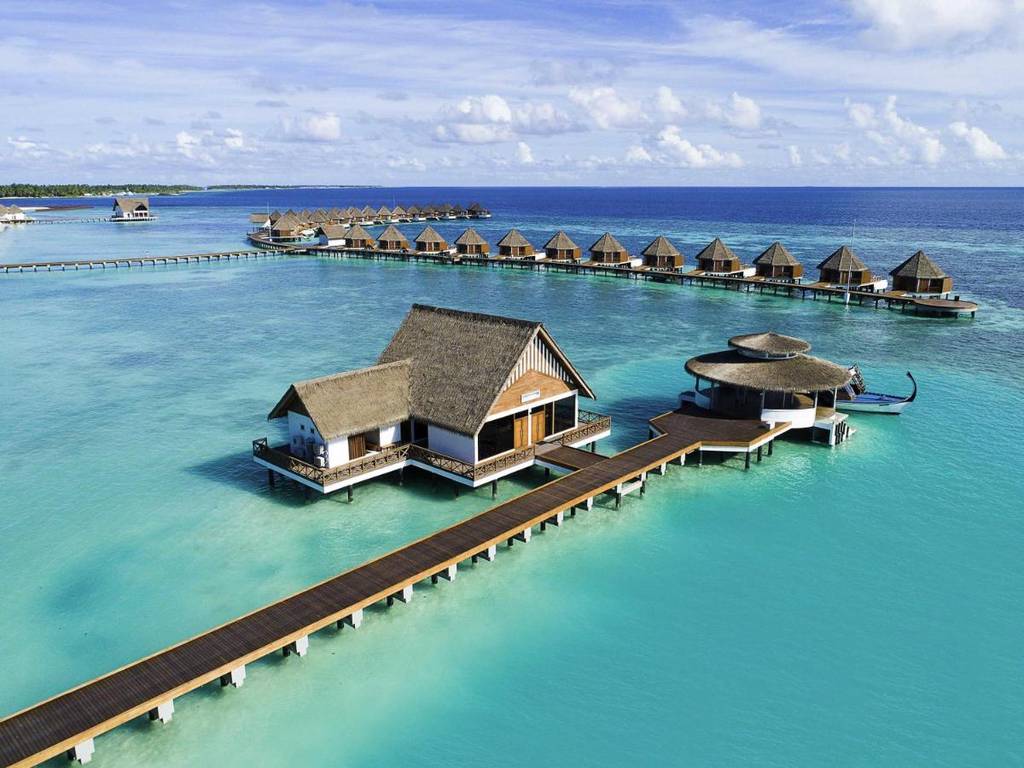 Mercure Maldives Kooddoo Resort 4*