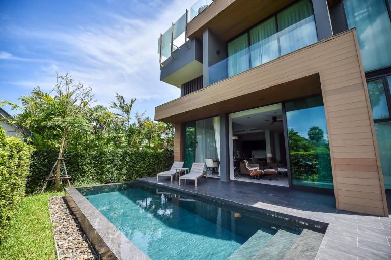 Glam Habitat Hotel