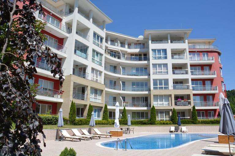 Iris Apartments